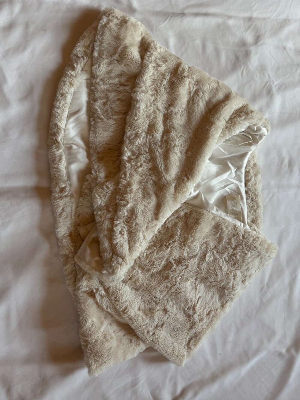 Elan Cream Faux Fur Wrap Shawl Size S